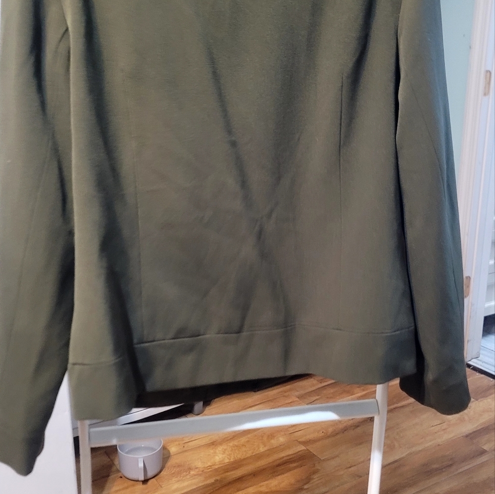 Sag Harbor Ladies Size 12 Moss Green Jacket Full Zip Front Long sleeves Collared - Picture 12 of 16